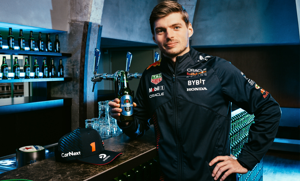 F1-kampioen Het nieuwe gezicht van Heineken 0.0.  Nederlandse legende Max Verstappen werkt samen met Nederlands nummer één bier.